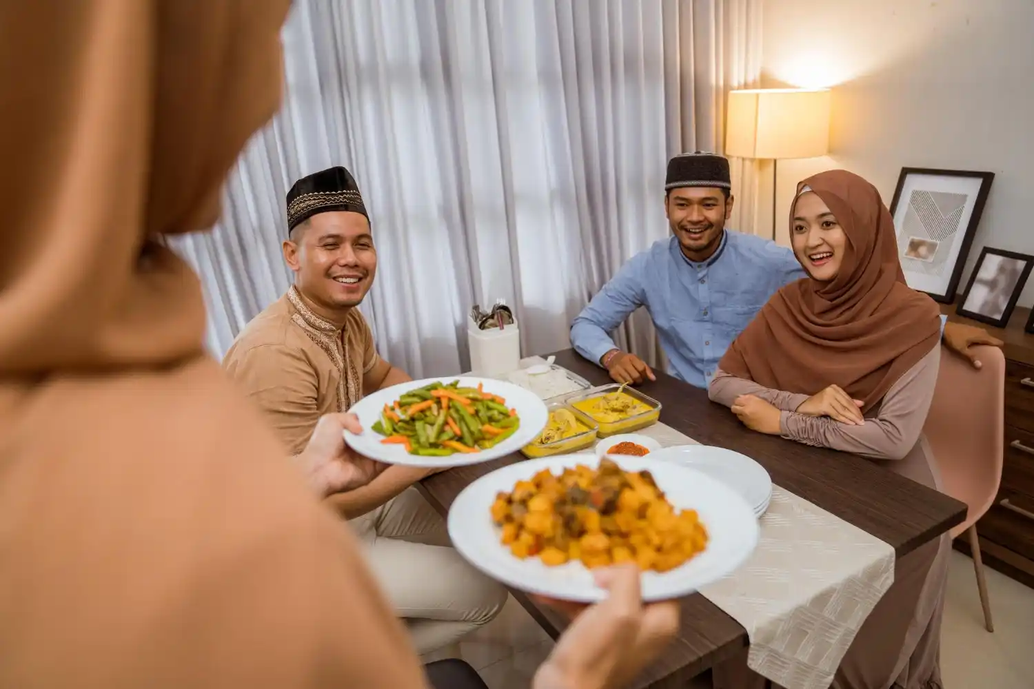 Tips Makan Sehat Saat Mengonsumsi Hidangan Lebaran